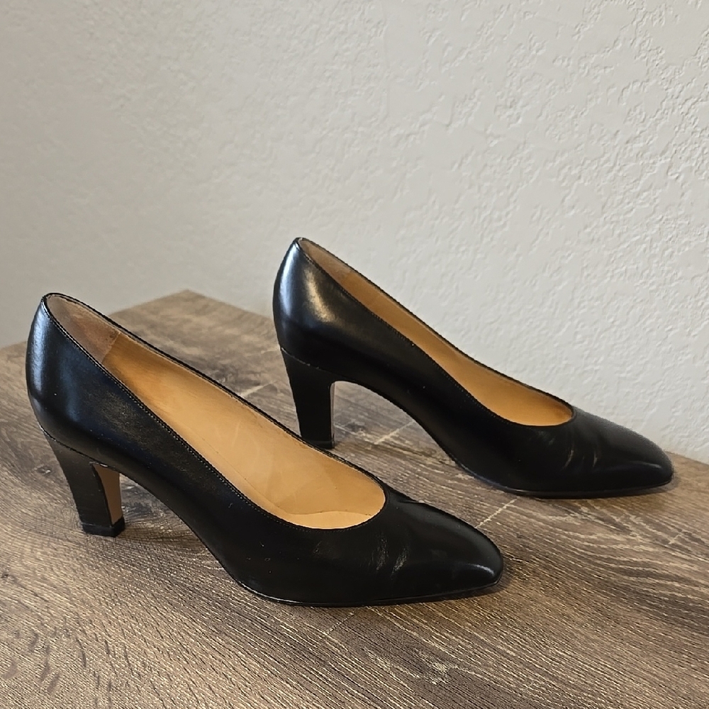 Bally Black Sophisticated Heels - Picture 5 of 16